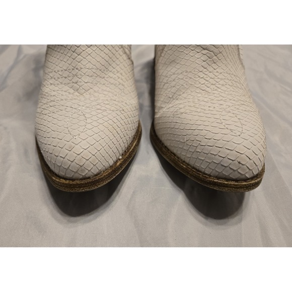 Dirty Laundry Unite Western Boot White Womens 8M, Low Heel‎ Cowgirl Cute Party - Picture 6 of 8